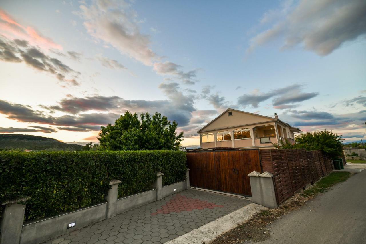 Villa Kuca Za Odmor Lukic Donje Rastane Exterior foto